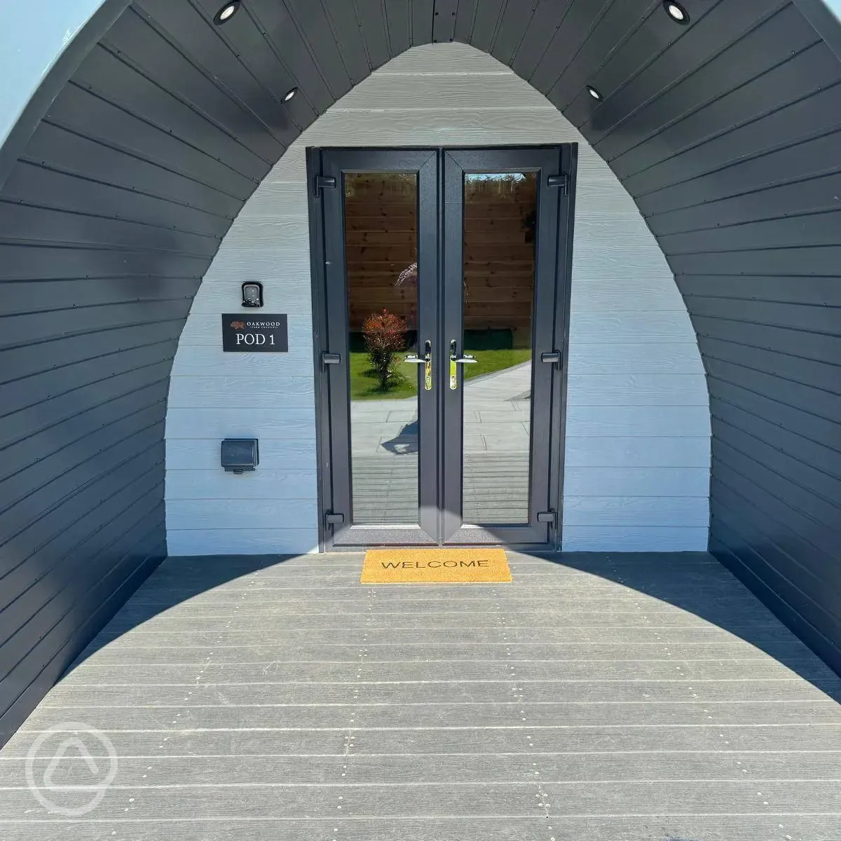Ensuite Glamping Pods with Hot Tubs 