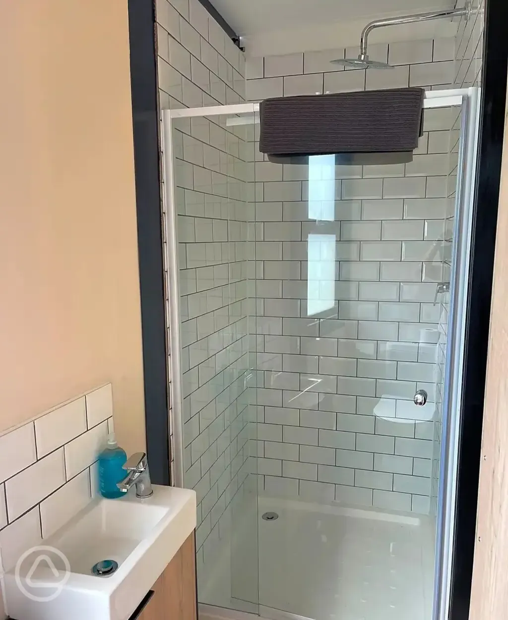 Glamping lodge ensuite