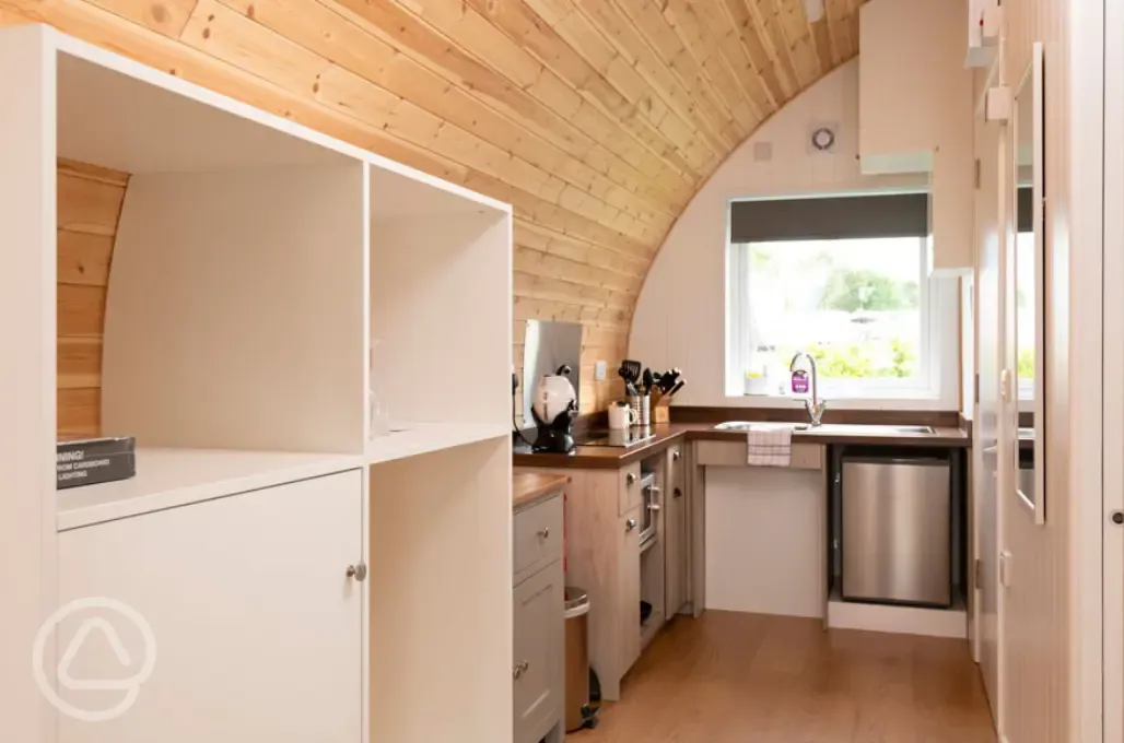 Ensuite glamping cabin - accessible kitchen