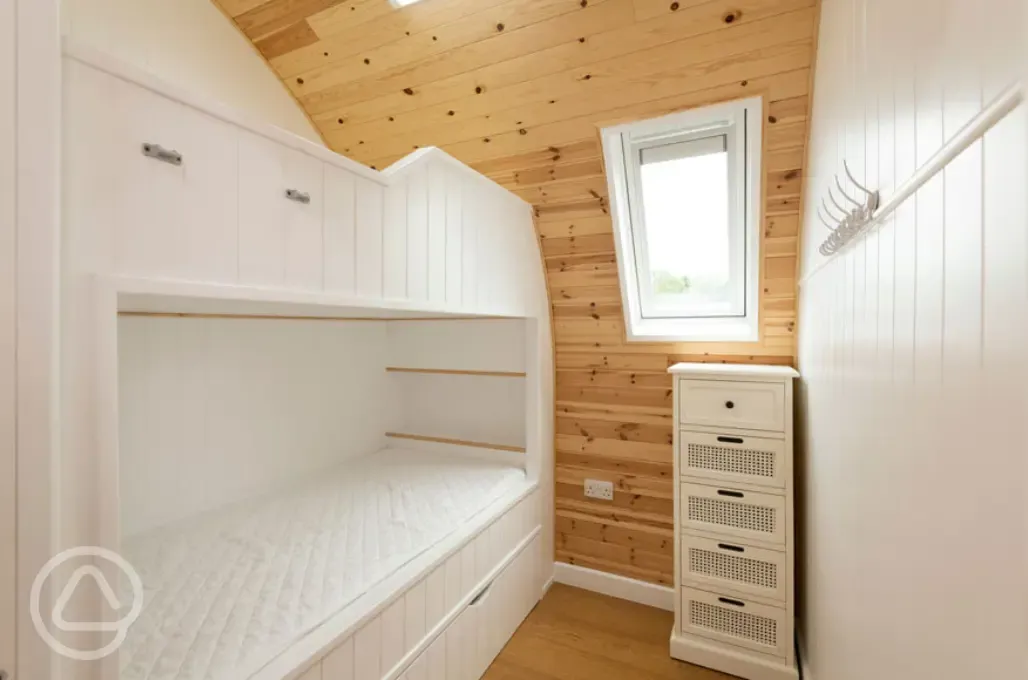Ensuite glamping cabin - accessible bunk room