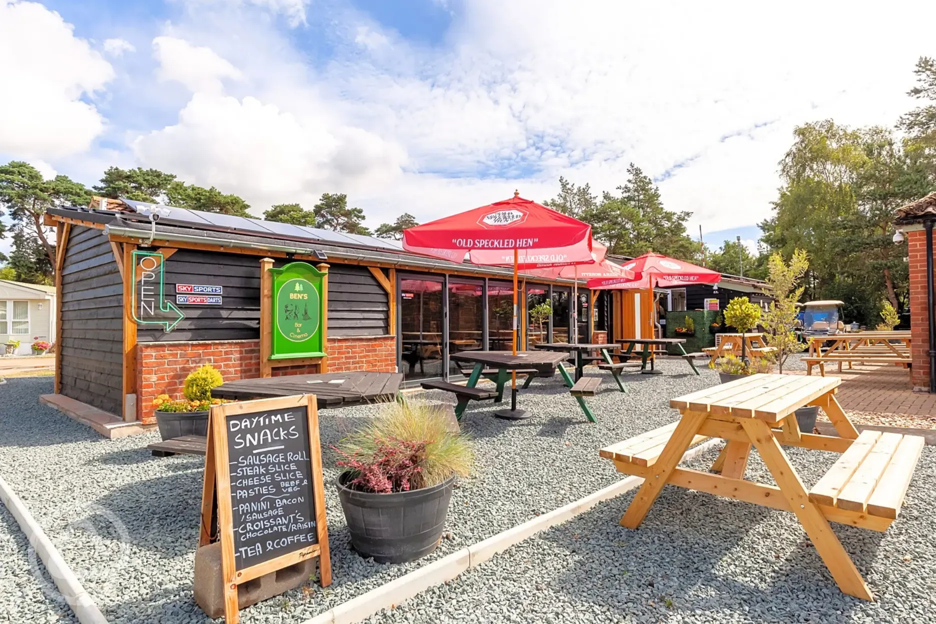 Ben's Bar - outdoor area