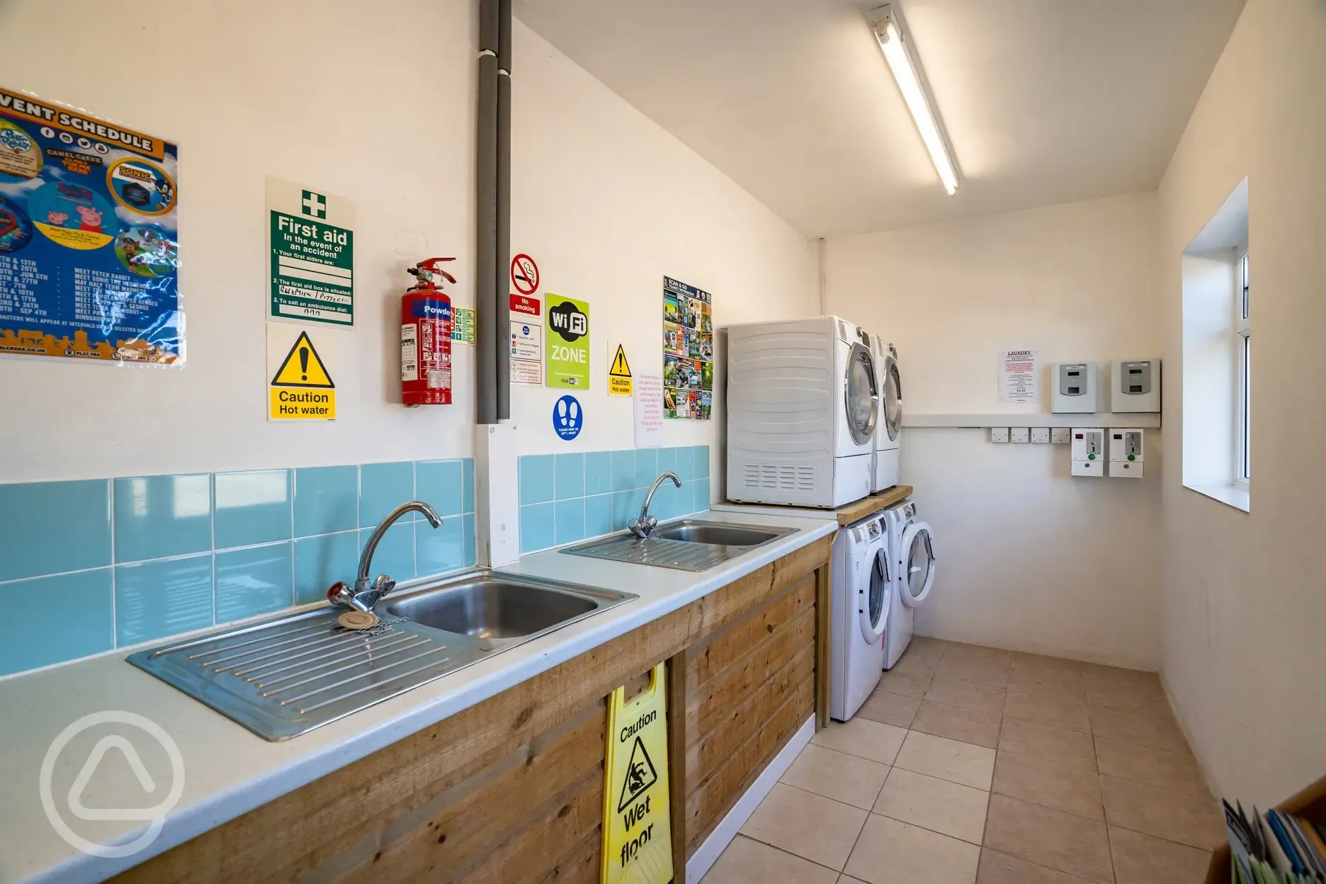 Washing up and laundry area