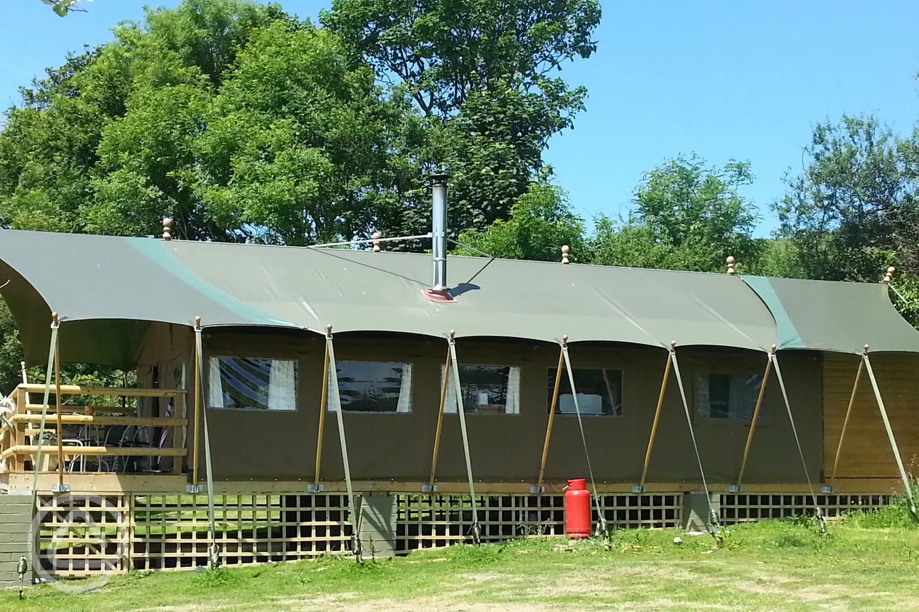 Safari tent 