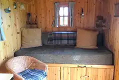 Romney shepherd's hut pull out double sofa bed