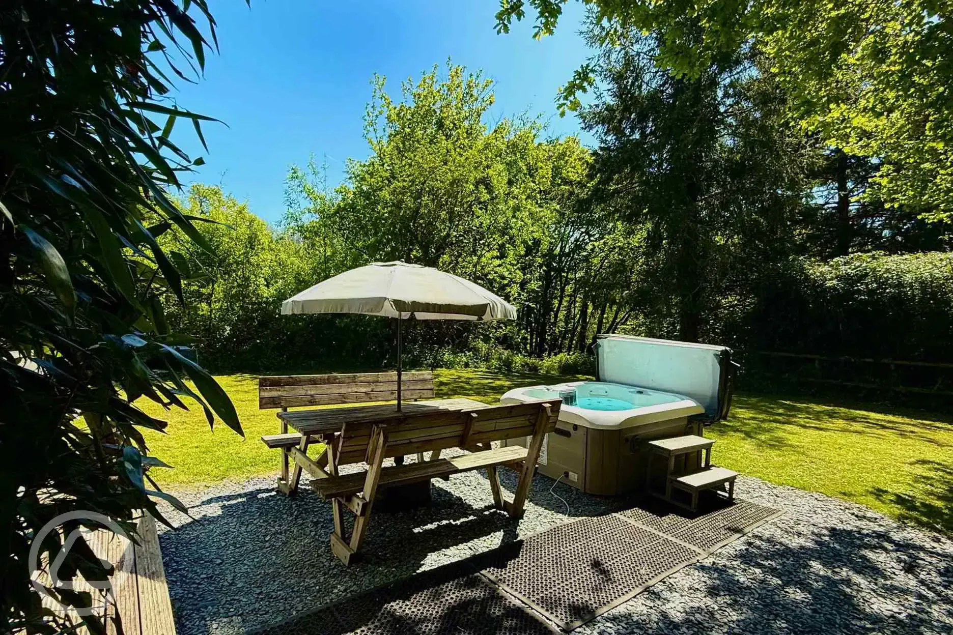 Sunridge Eco Pod with hot tub outdoor seating area