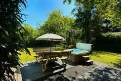 Sunridge Eco Pod with hot tub outdoor seating area Sunridge Eco Pod with hot tub outdoor seating area