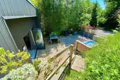 Sunrdige Cube with hot tub outdoor area with hot tub and parking Sunrdige Cube with hot tub outdoor area with hot tub and parking