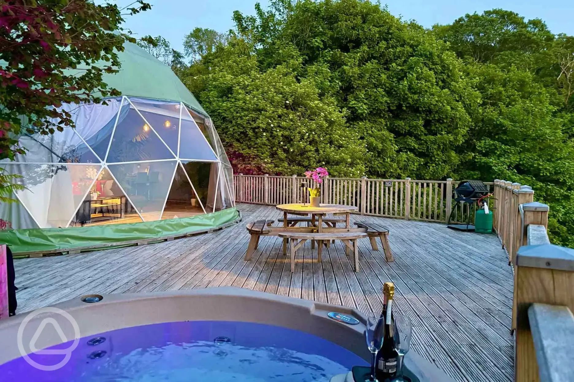 Sunridge Geodome with Hot Tub