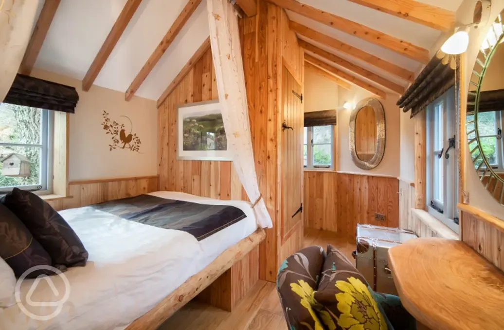 Treehouse bed and interior