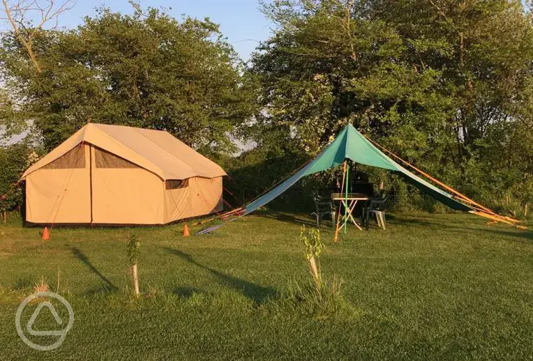Canvas caban