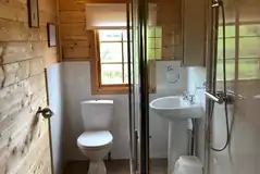 Wooden cabin ensuite