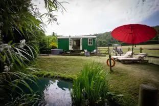 Walnut Barn Glamping, Hutton, Somerset