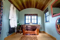 Novelist shepherd's hut copper bath Novelist shepherd's hut copper bath