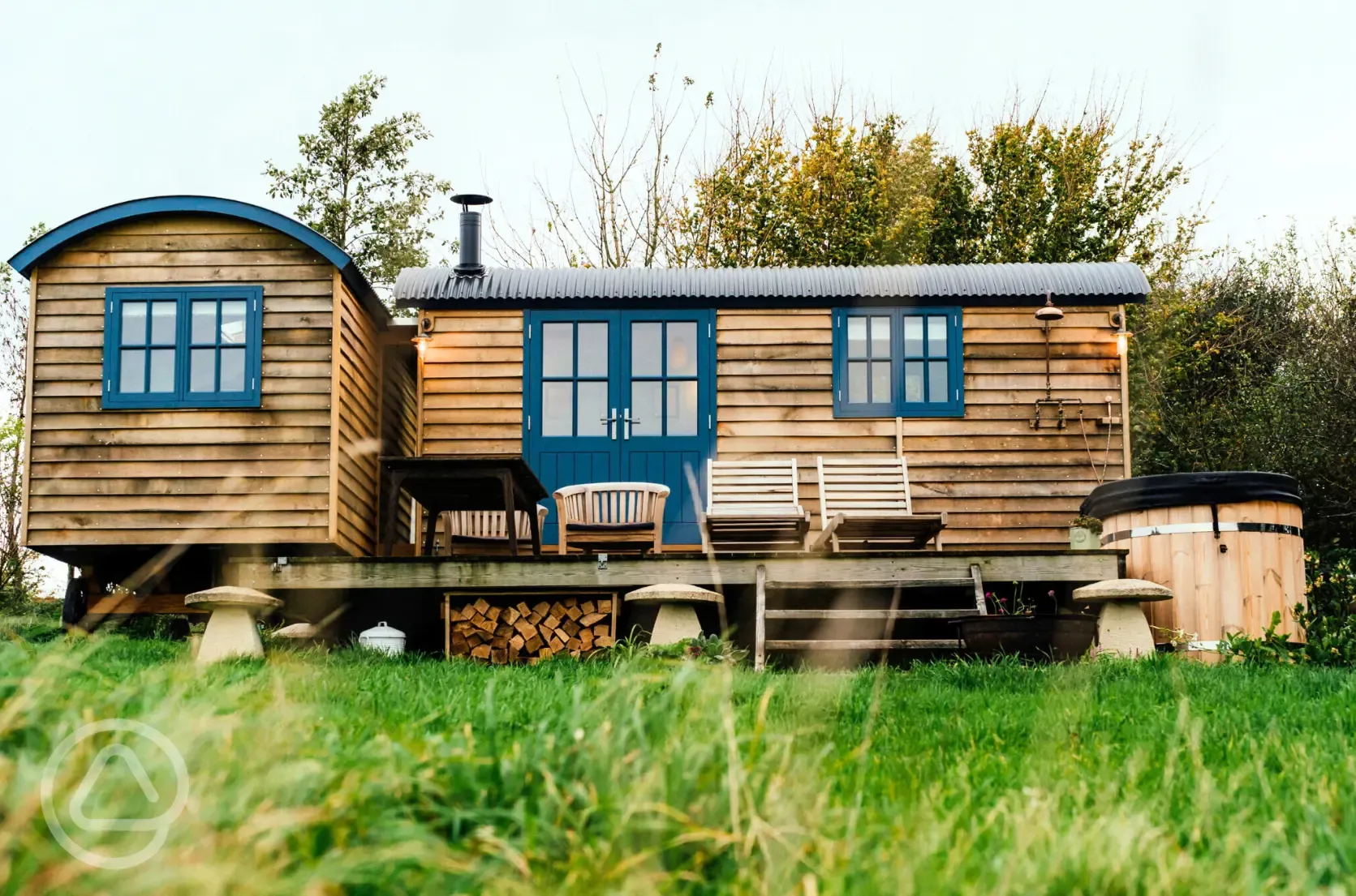 Novelist shepherd's hut and wood-fired hot tub