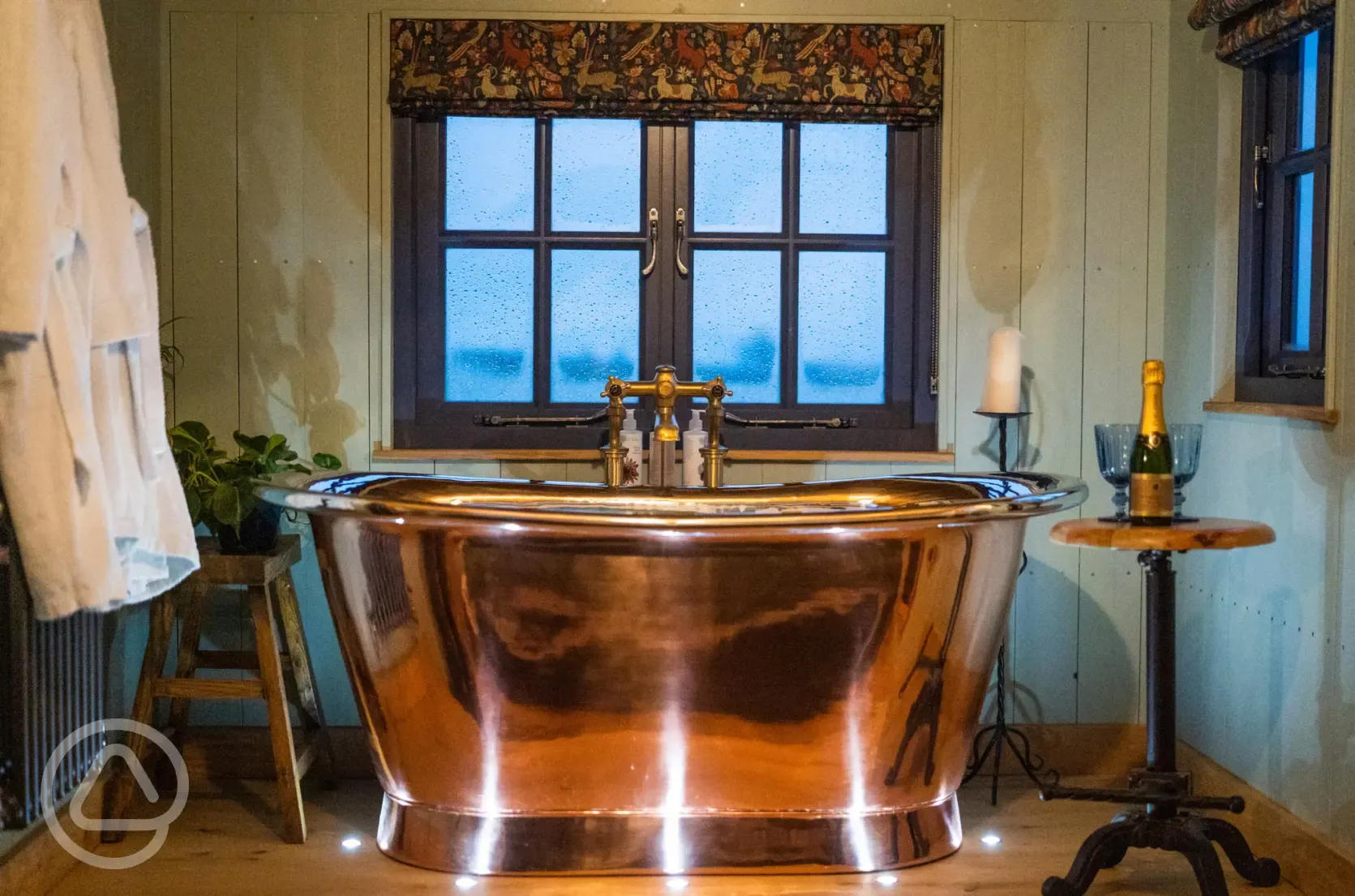 Novelist shepherd's hut copper bath
