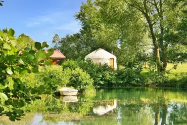 Poppy Yurt by the lake