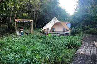 Owl Valley Glamping, Bideford, Devon (1.6 miles)