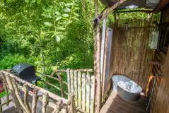 Barn Owl cabin outdoor bathroom