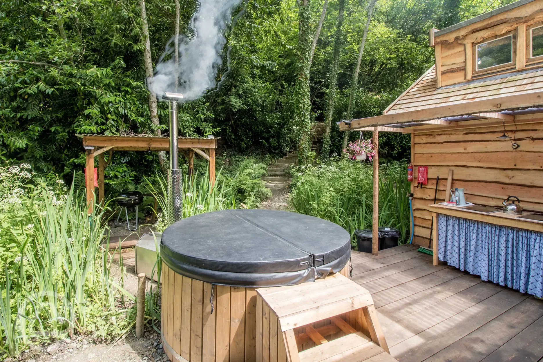 Tawny cabin - hot tub