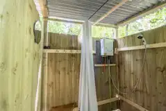 Tanwy cabin private shower