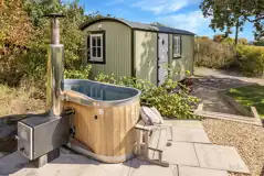 The Roost shepherd's hut