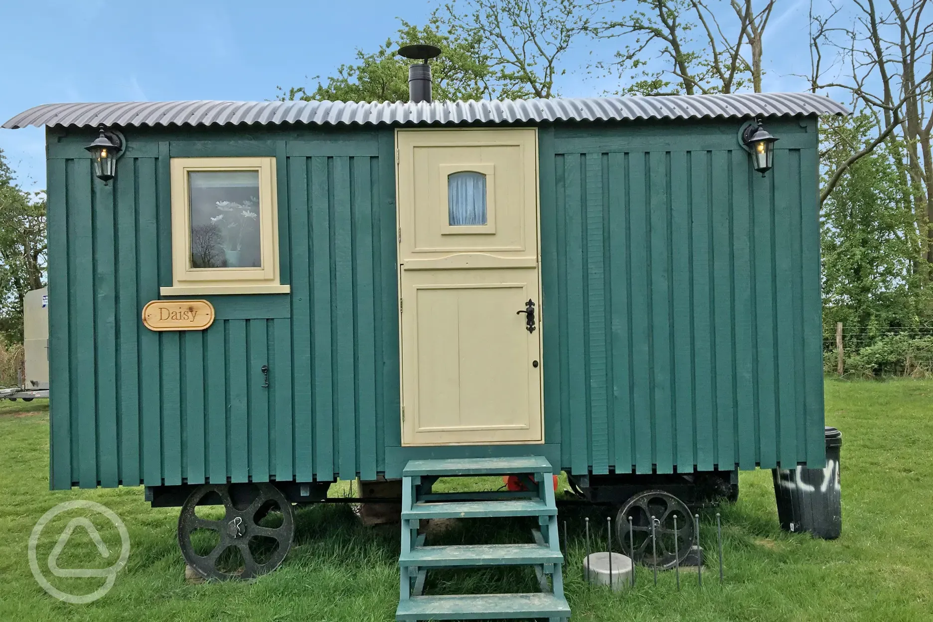 Daisy shepherd's hut