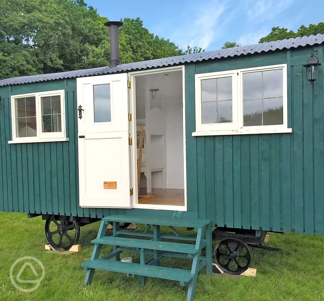 Forget Me Not shepherd's hut