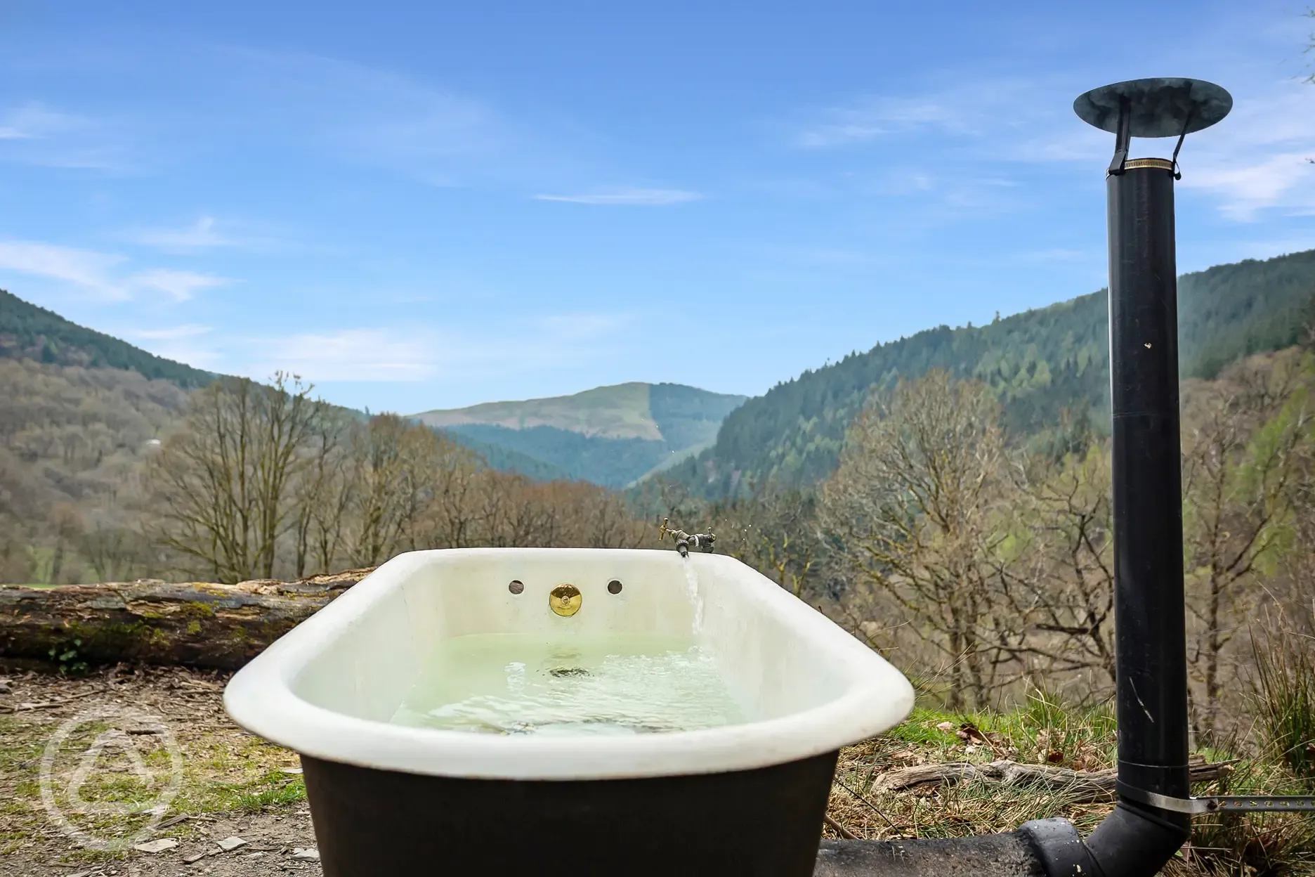 Ash valley yurt outdoor bath