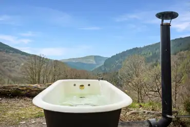 Ash valley yurt outdoor bath