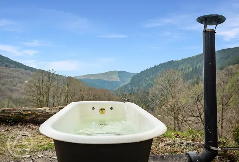 Ash Valley yurt outdoor bath