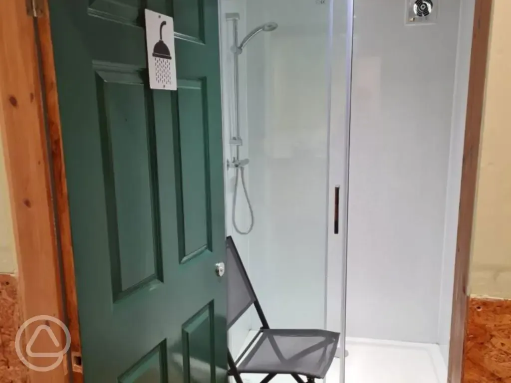 Showers with seating Showers with seating