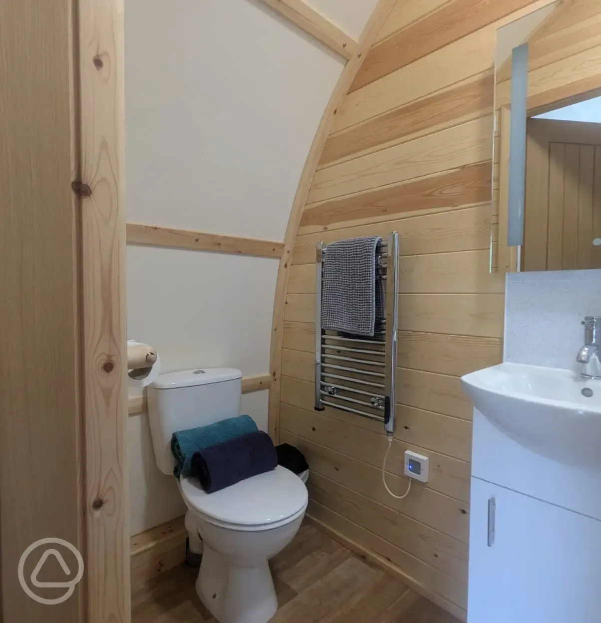 Glamping pod private bathroom facilities Glamping pod private bathroom facilities