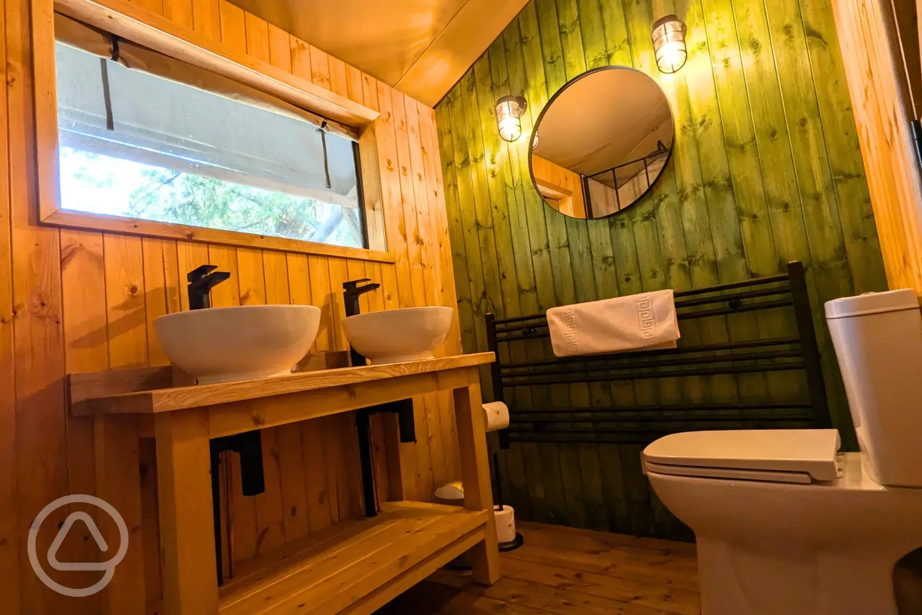 Luxury adult only safari tent ensuite bathroom with towels provided