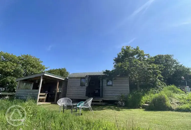 Puffin shepherd's hut with an outdoor covered kitchen