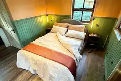Cedar lodge king size bed with a premium mattress Cedar lodge king size bed with a premium mattress