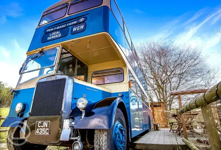 Bus glamping