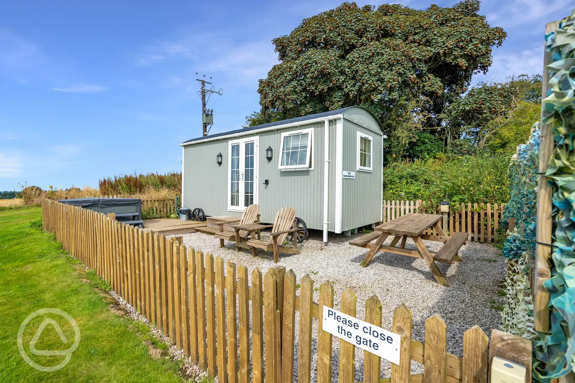 The hut with hot tub