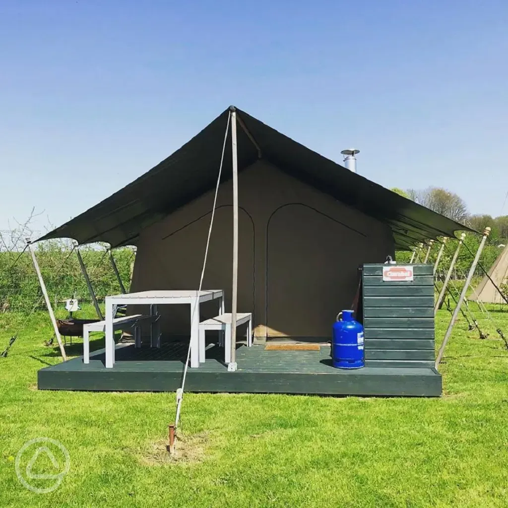 Safari tent