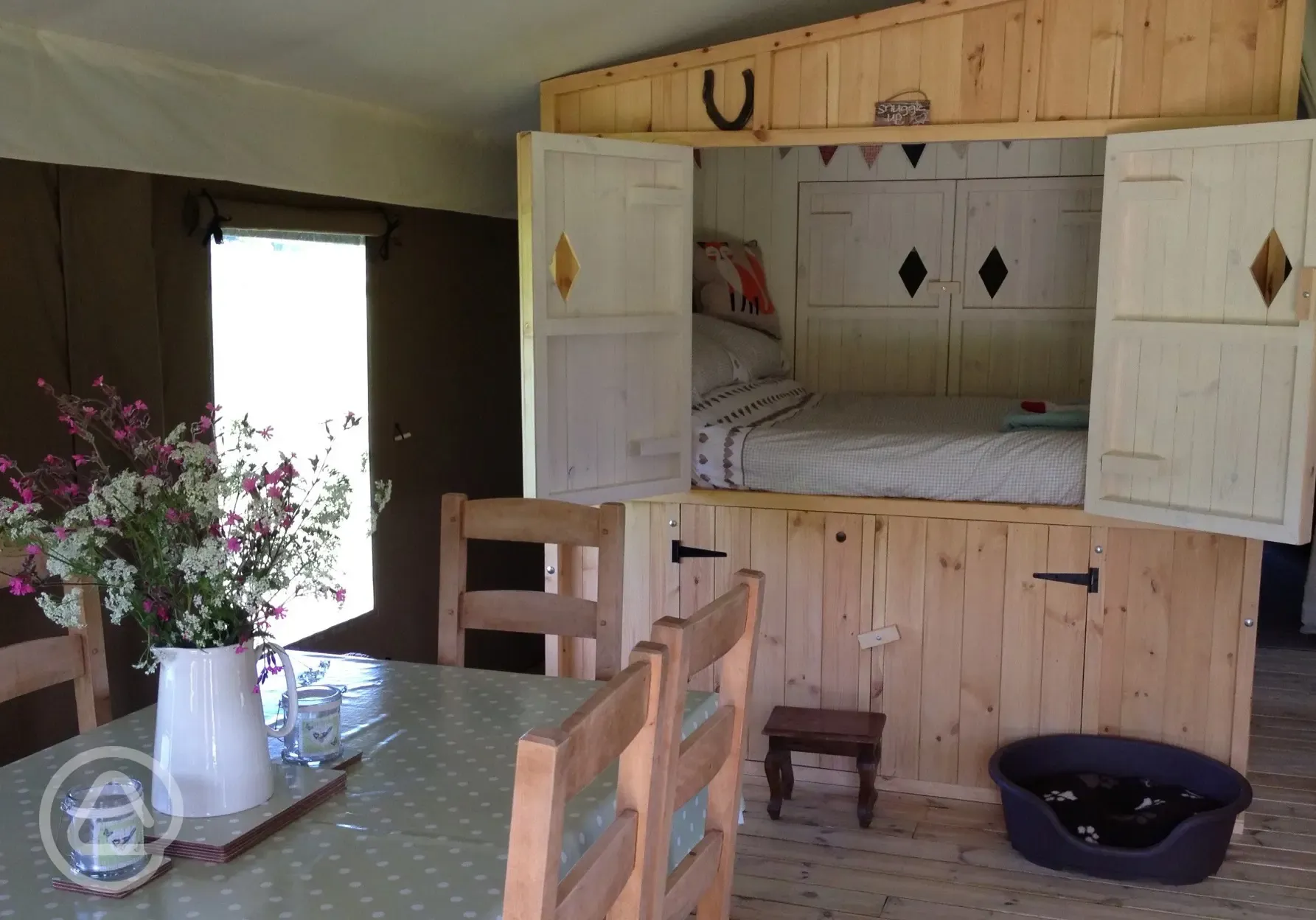 Cosy Cabin bed