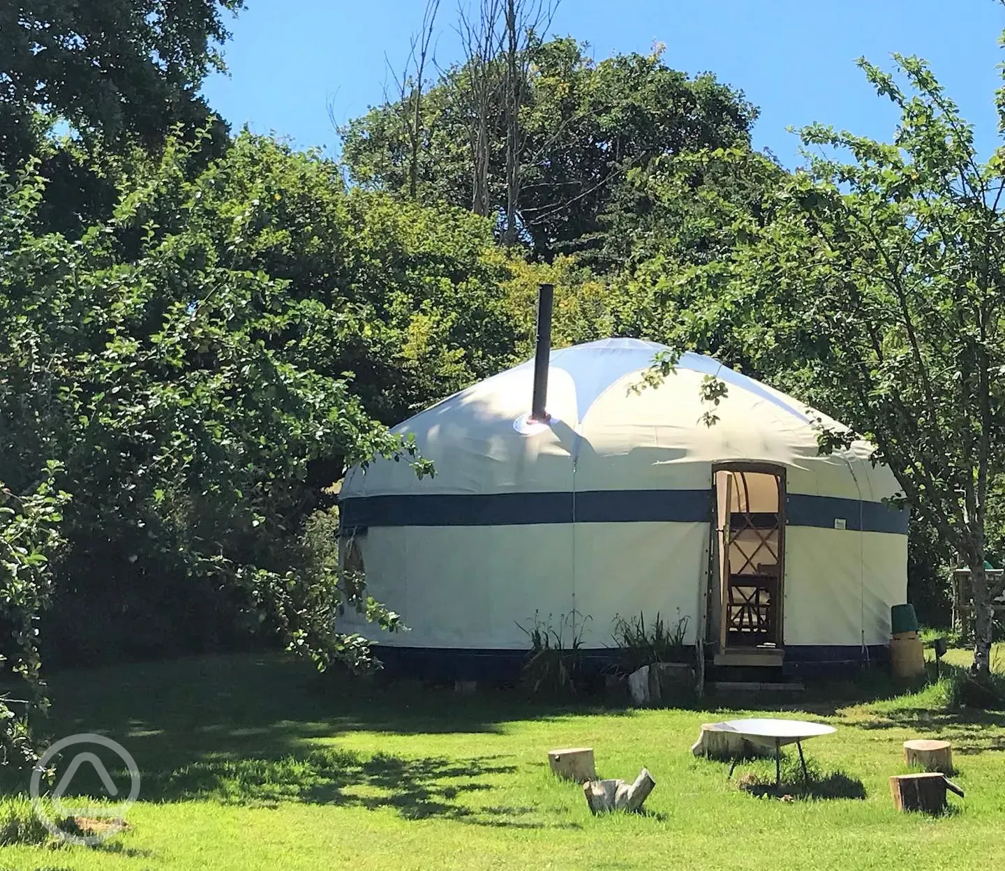 Tregonna yurt exterior