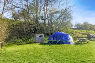 The Real Campsite, Faringdon, Oxfordshire (10.4 miles)