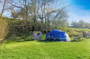 The Real Campsite, Faringdon, Oxfordshire (9.6 miles)