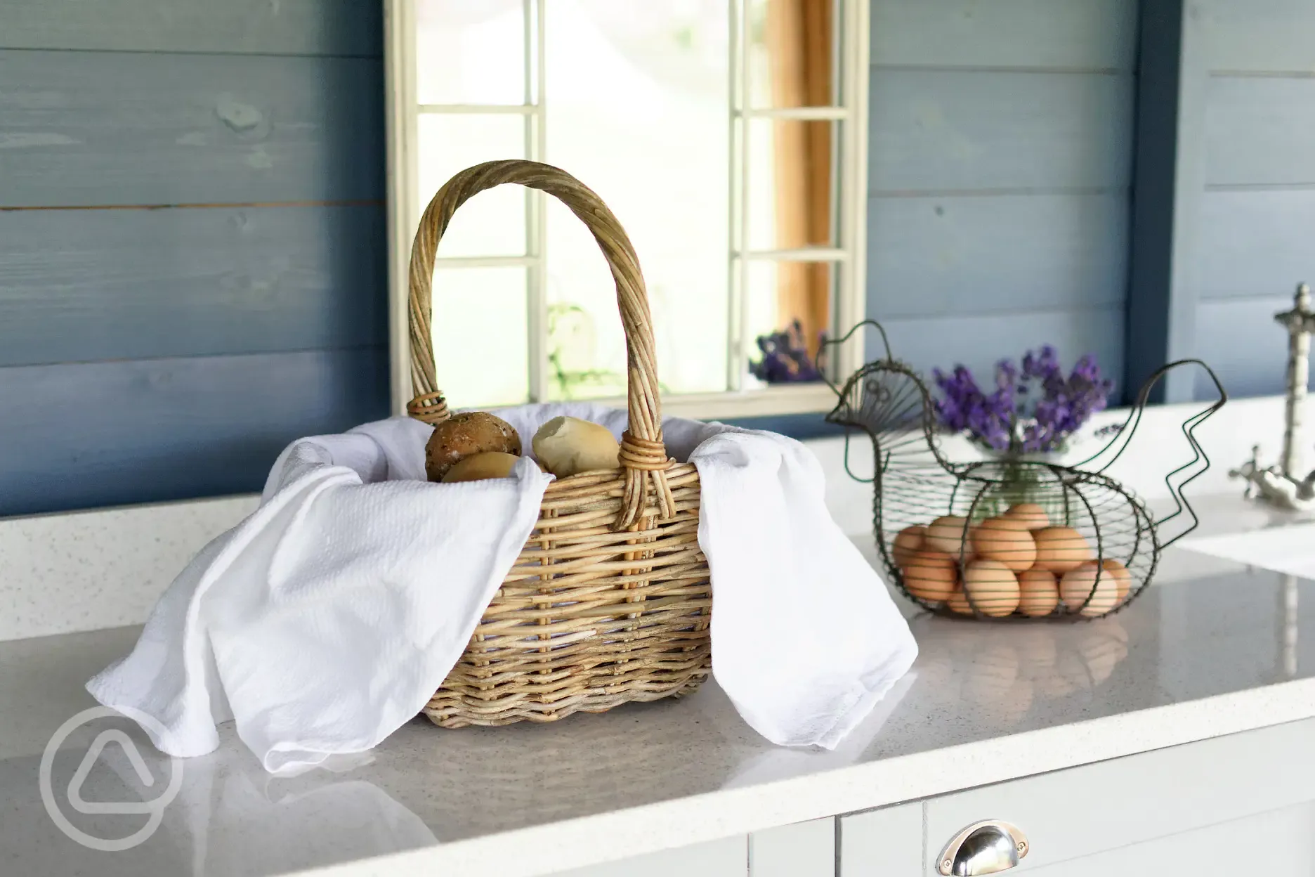 Complimentary breakfast hamper for your first morning