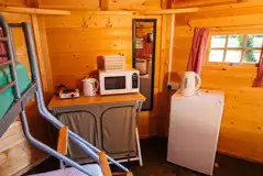 Camping cabin kitchen appliances