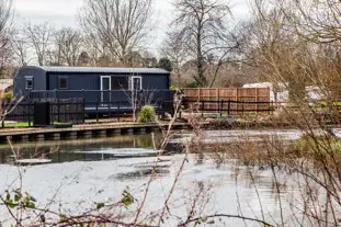 Lee Valley Caravan Park Dobbs Weir, Hoddesdon, Hertfordshire