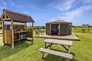 Mousley House Farm Campsite and Glamping, Warwick, Warwickshire (19.9 miles)