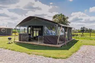 Mousley House Farm Campsite and Glamping, Warwick, Warwickshire (9 miles)