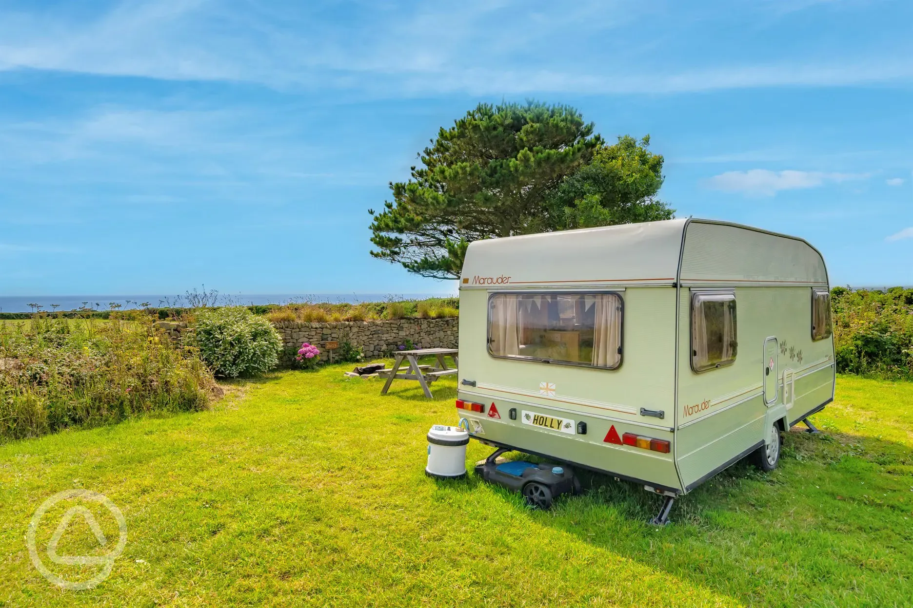 Holly Caravan for hire