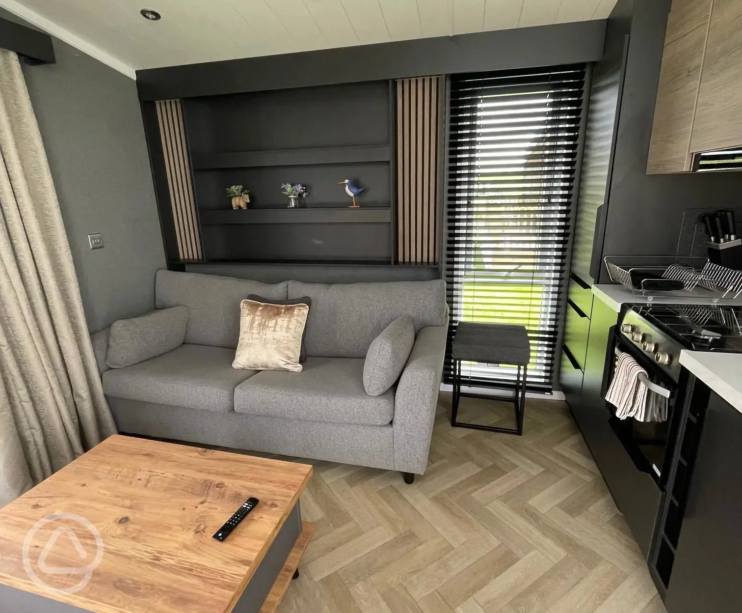 Glamping S-pods kitchen and living area