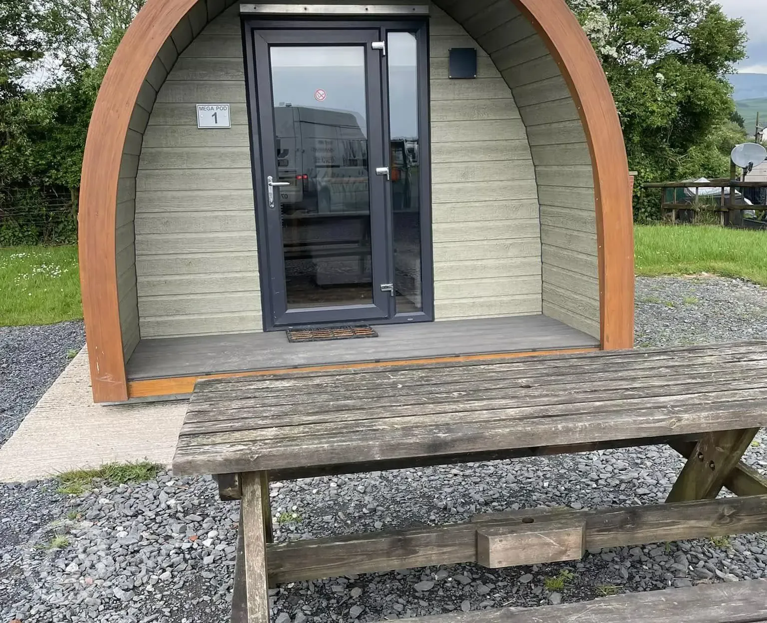 Mega ensuite glamping pod